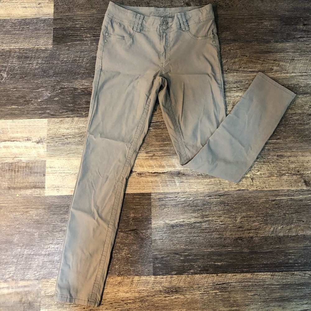 RUE 21 STRETCH PANTS